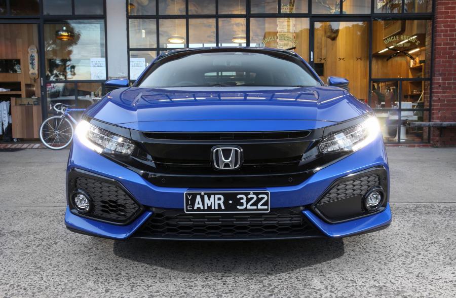  Honda Civic VTi-LX Hatchback 2017 года  (AU) (фото 16 из 40)